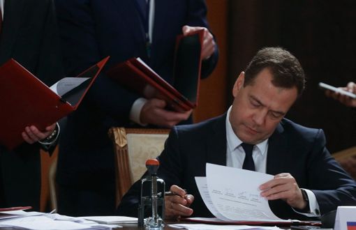 Medvedev Türkiye’ye Yönelik Yaptırımları İmzaladı