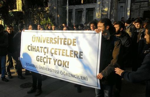 İstanbul Üniversitesi’nde Basın Açıklamasına Soda Şişeli Saldırı
