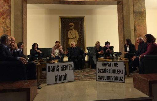 CHP ve HDP’li Eski Vekiller Meclis’te Barış Nöbetinde