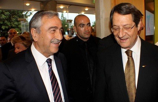 Kıbrıslı Liderlerden Türkçe-Rumca Yeni Yıl Mesajı