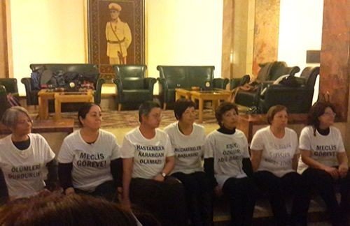 Peace Call at Parliament by 7 Women