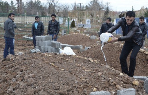 Diyarbakır’da Öldürülenler Uğurlanıyor