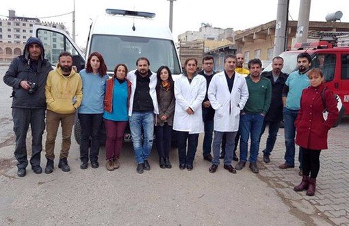 Voluntary Health Workers Stopped in İdil on Way to Cizre