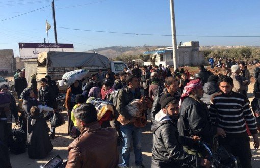 Suriye Ordusu Halep, Mülteciler Türkiye Kapısında