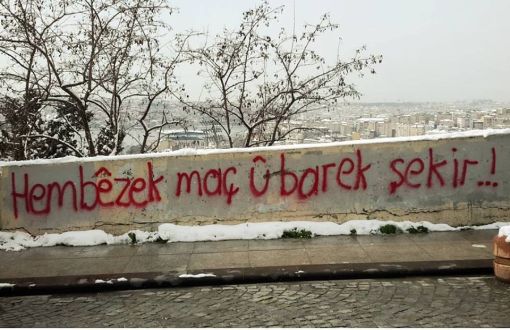 İstanbul Sokaklarında Kürtçe Yazılamalar