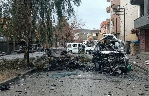 Şırnak'ta Araçta Patlama, İki Memur Öldü