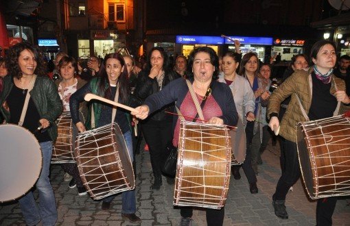 Women From Cerattepe Protest With Drums