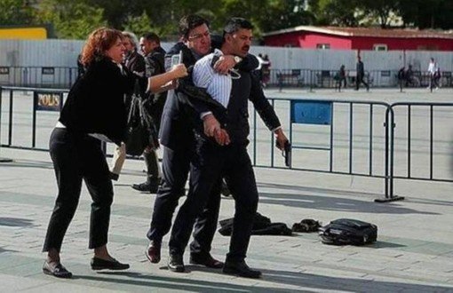 Şahin Attacking Can Dündar Arrested over ‘Armed Threat’