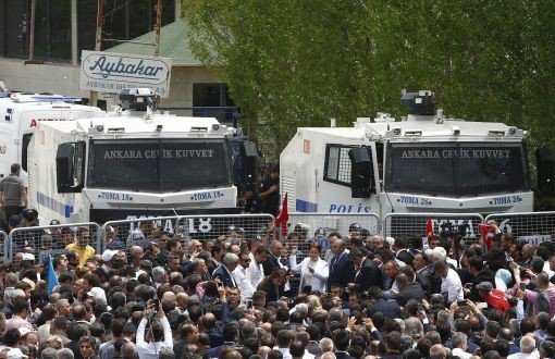 Polis MHP Kurultayı'nı Engelledi, Başkan Adayları Alandan Ayrıldı