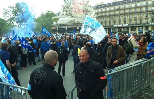 Fransa'da Polisler "Polis Nefretine" Karşı Sokaktaydı