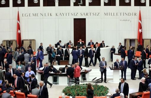 Danış Beştaş: Türkiye Artık Hukuk Devleti Değil mi?