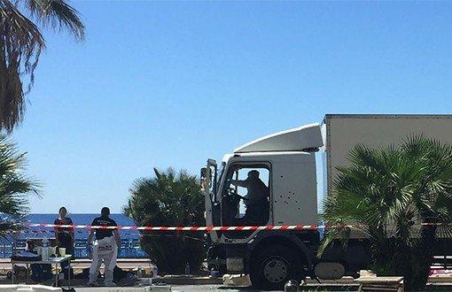 IŞİD’in Nice Saldırısında 18 Yaralının Hayati Tehlikesi Sürüyor