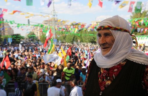 Diyarbakır’da “Darbelere Hayır, Demokrasi Hemen” Mitingi
