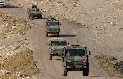 Hakkari'de Yola Döşenen Patlayıcı İnfilak Etti, Bir Asker Öldü