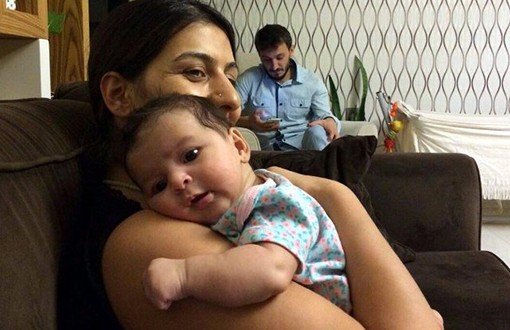 Roza Bebek Gözaltında Emzirilme Hakkını Aldı, Annesinin Serbest Kalmasını Bekliyor