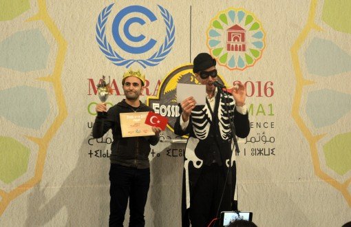 Türkiye İklim Zirvesi'nde Günün Fosili Ödülü'ne Layık Görüldü 