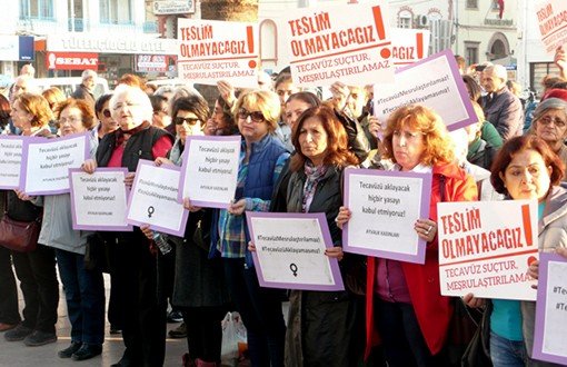 Ayvalık'ta Kadınlardan İstismar Önergesi Protestosu
