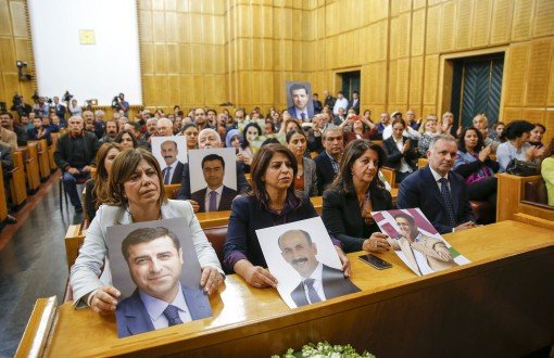 HDP Meclis Çalışmalarına Yeniden Katılma Kararı Aldı