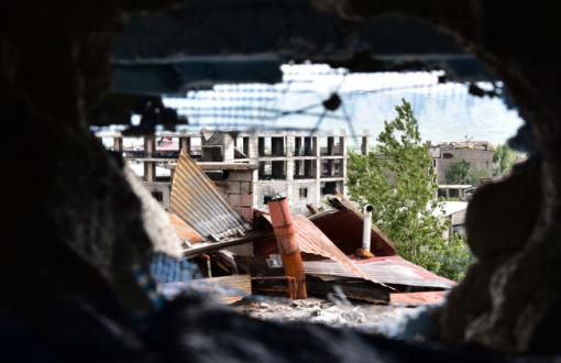 HDP'den Yüksekova Raporu: 90 Kişi Öldü, 6 Bin 770 Ev Tahrip Edildi