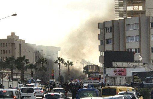 İzmir'de Adliye Önünde Bombalı Saldırı