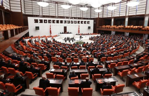 Parlamentoyê xalên 17 û 18ê yên teklîfa Makeqanûna nû qebûl kirin