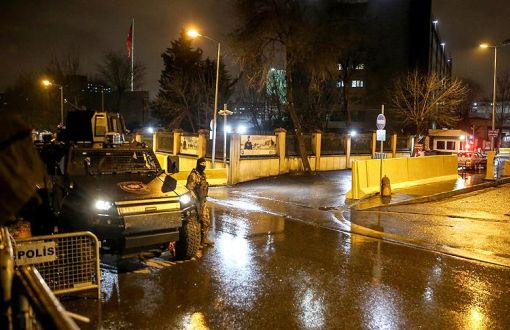 Emniyet ve AKP İl Binası Saldırılarının İki Zanlısından Biri Yakalandı, Diğeri Öldürüldü