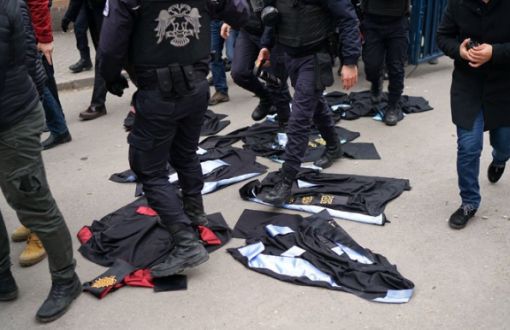 Cebeci'ye Akademisyenler Alınmadı, Polisler Kampüse Girdi