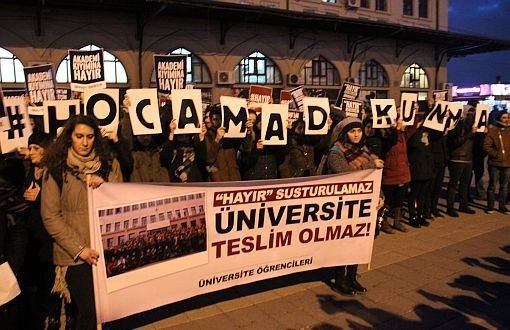 Kadıköy'de Üniversitelilerden İhraçlara Karşı Eylem