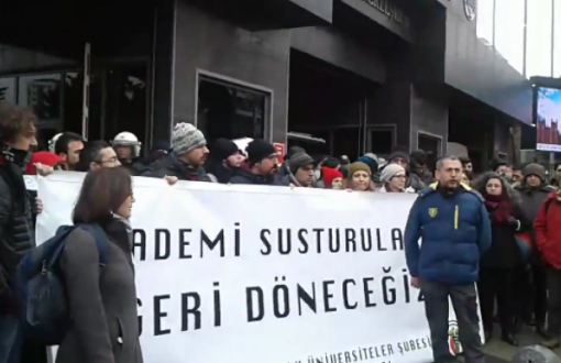 Marmara Üniversitesi'nde İhraçlara Karşı Eyleme Soda Şişeli Saldırı