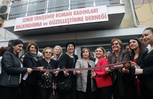 Tepecik'te Roman Kadın Derneği Açıldı