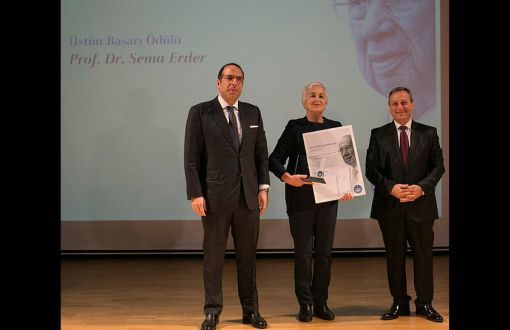 Kadir Has Ödülleri Prof. Sema Erder ile Yrd. Doç. Tuna Kuyucu'ya