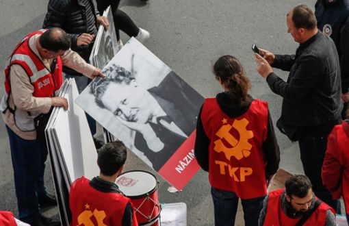 Polis 1 Mayıs Alanına Sokulan Pankartları Fotoğrafladı