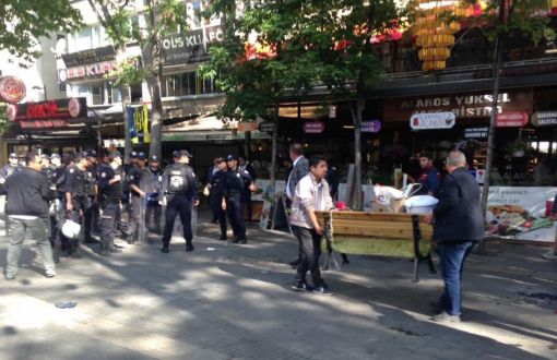Poilce Take Off Even Flowers on Yüksel Street on 65th Day of Hunger Strike
