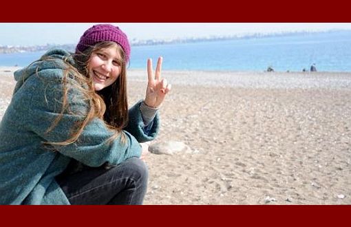 "Kırmızı Fularlı Kız" Rakka'da Hayatını Kaybetti