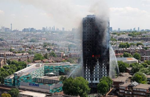 Londra’da Grenfell Tower’daki Yangında En Az 17 Kişi Öldü