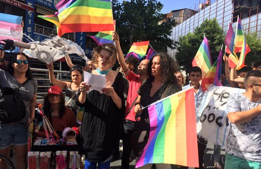 Trans Onur Yürüyüşü Basın Açıklaması Harbiye'de Yapıldı