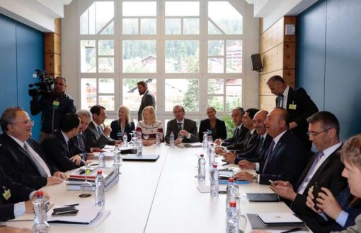 Kıbrıs Konferansı'nda Taraflar Önerilerini Sundu