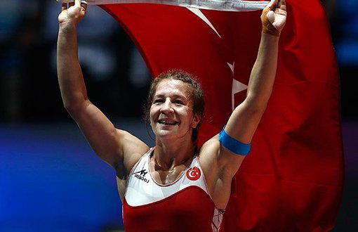 Yasemin Adar Becomes First Woman to Win Gold Medal in Wrestling 