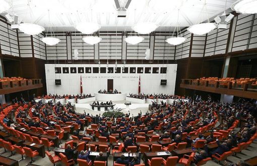 Irak ve Suriye Tezkeresi Meclis'te Kabul Edildi