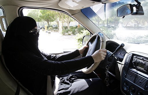 Suudi Arabistan'da Kadınlar Direksiyon Başına Geçiyor
