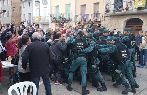 Katalonya'da Bağımsızlık Referandumu Polis Saldırısı Altında Yapıldı
