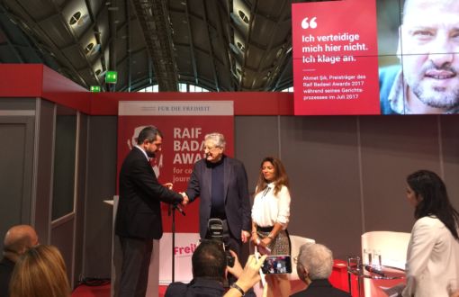 “We Will Not Pull Up Stakes, Turkey is Our Home, Our Past” Says Şık, Winner of Raif Badawi Award