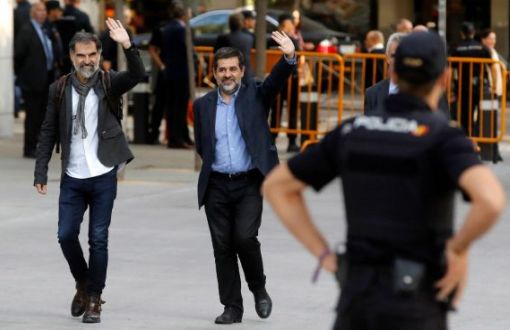 İspanya Katalonya'nın Bağımsızlığı Yanlısı STK Liderlerini Tutukladı