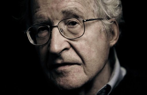 Chomsky'den Tutuklu Gazeteciler ve Osman Kavala İçin Çağrı