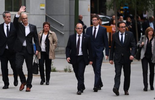 Görevden Alınan Sekiz Katalan Bakan Tutuklandı