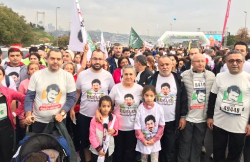 Intervention in Ali İsmail Korkmaz T-Shirts in İstanbul Marathon