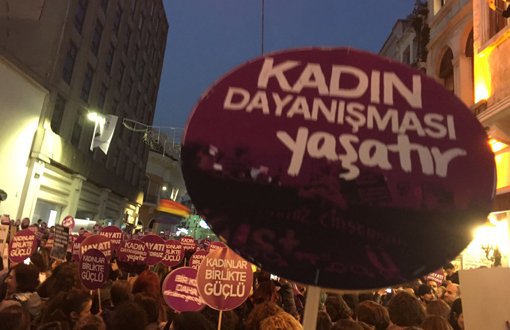Kadınlar 25 Kasım'da Sokaktaydı: "Bu Hale İtaat Etmiyoruz"