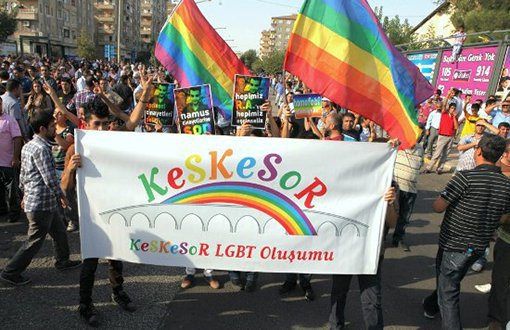 LGBTİ Yasaklarını Keskesor'a Sorduk: Doğuda Tehditle, Batıda Valilik Kararıyla Engelliyorlar