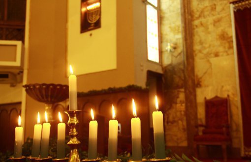 Jews in Turkey Light 8th Candle of Hanukkah for Peace