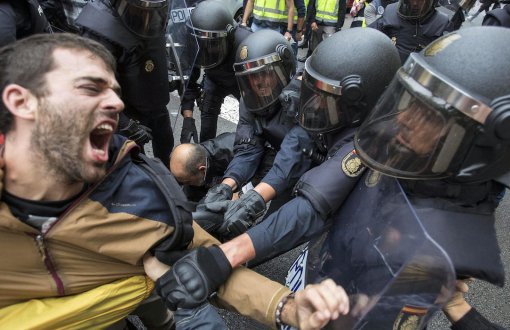 İspanya Polislerini Katalonya'dan Çekiyor